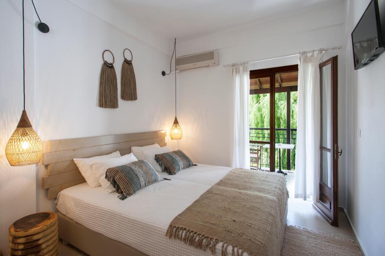 Paris Studios & Apartment Агия Параскеви Екстериор снимка