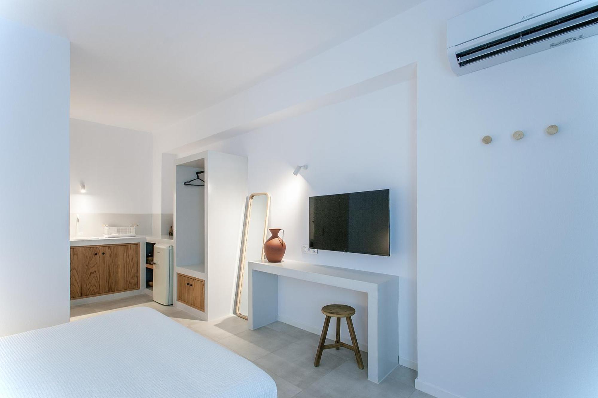 Paris Studios & Apartment Агия Параскеви Екстериор снимка