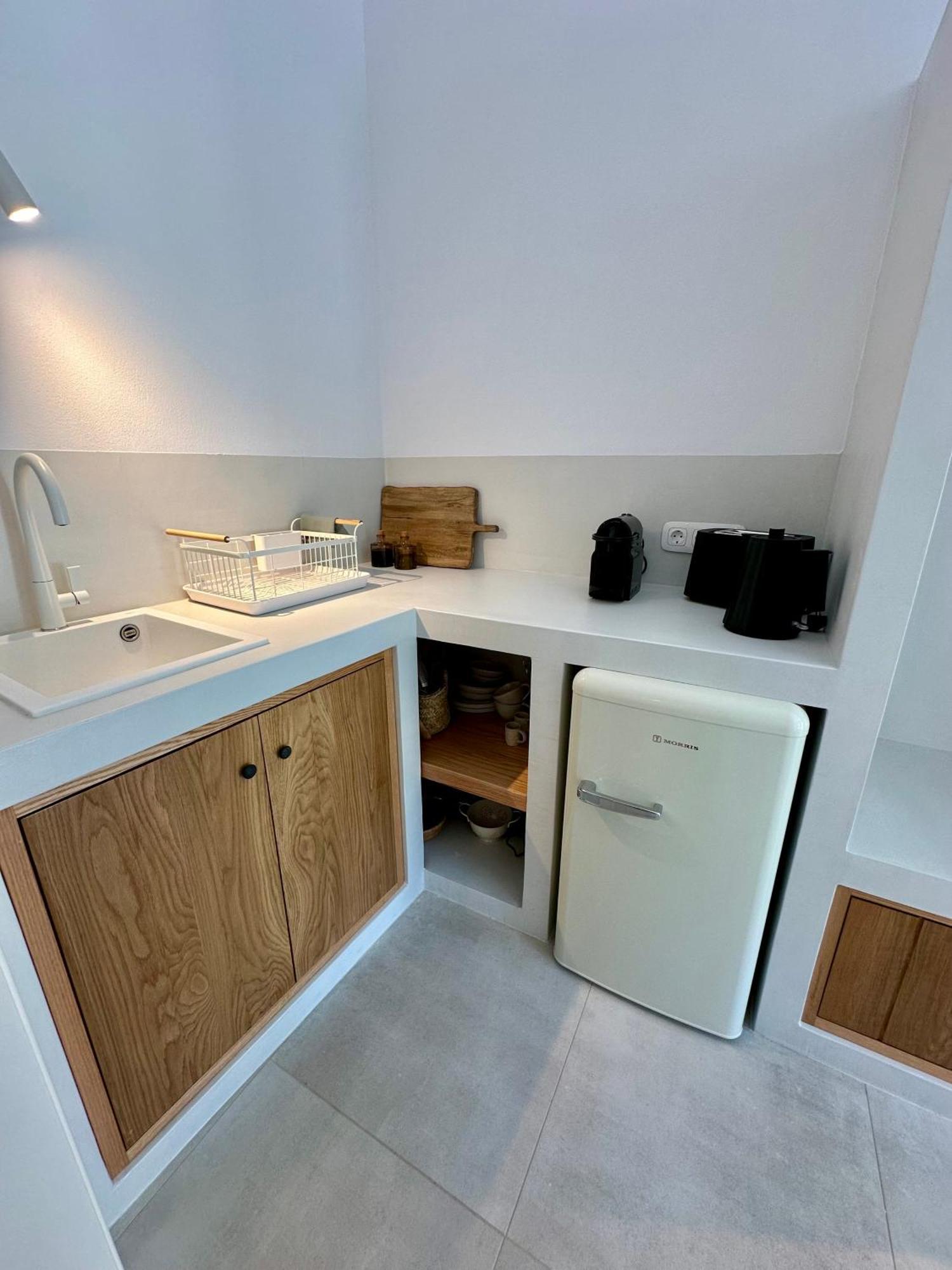 Paris Studios & Apartment Агия Параскеви Екстериор снимка