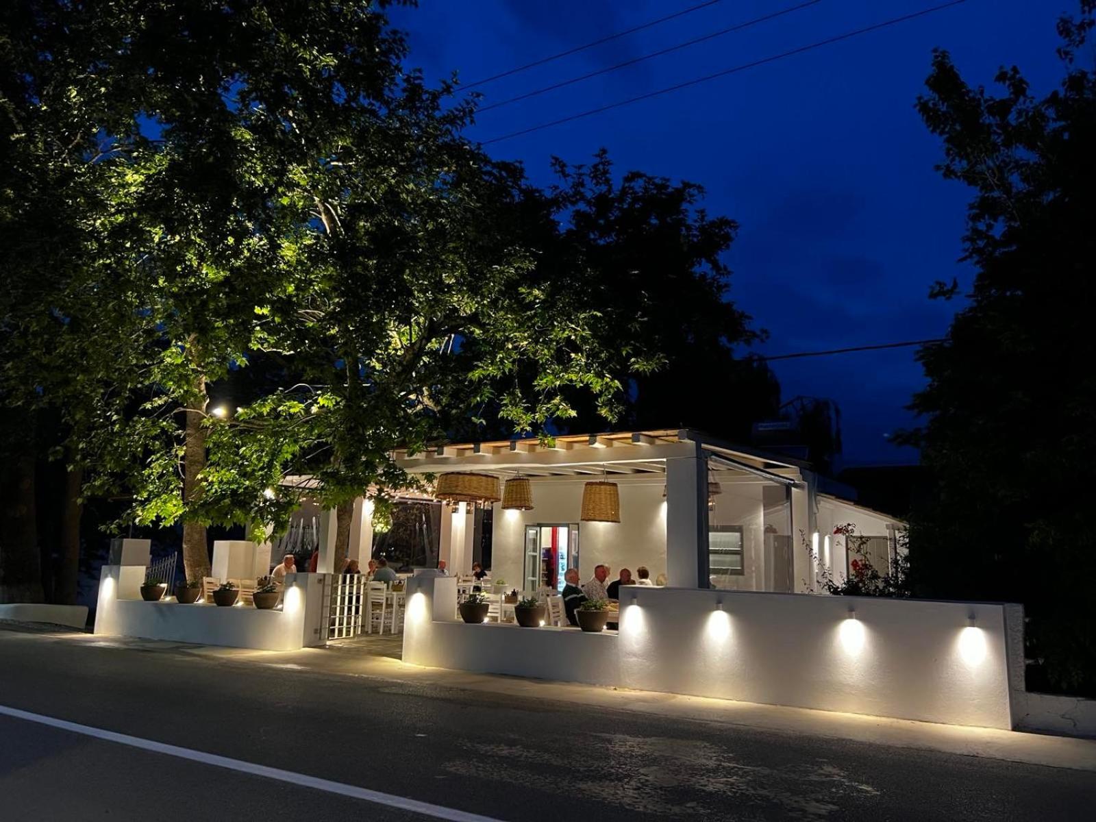 Paris Studios & Apartment Агия Параскеви Екстериор снимка