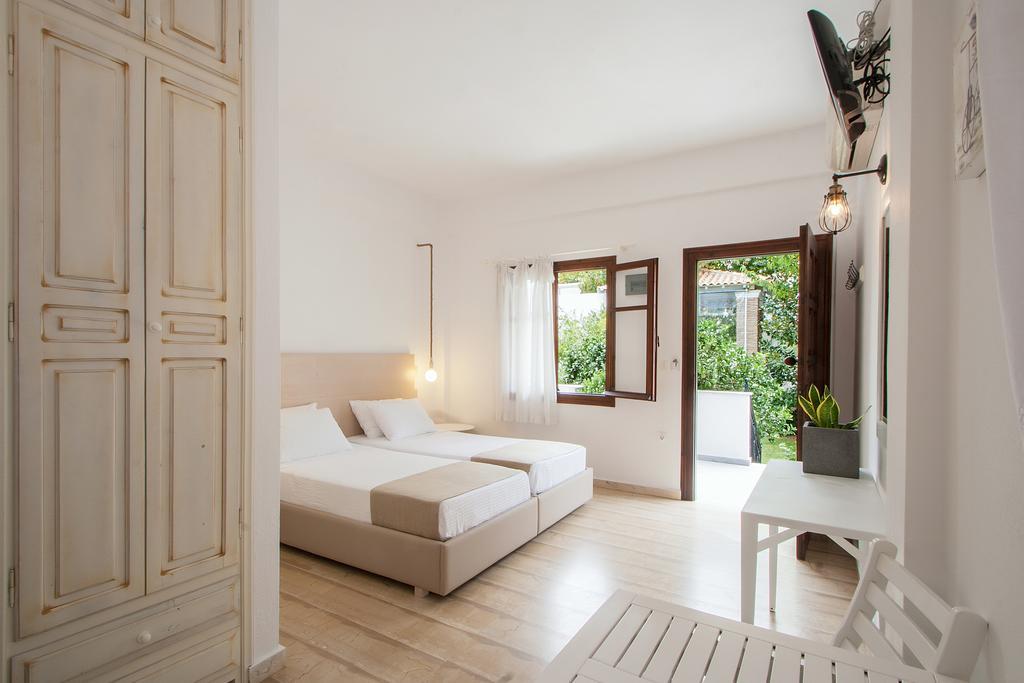 Paris Studios & Apartment Агия Параскеви Екстериор снимка