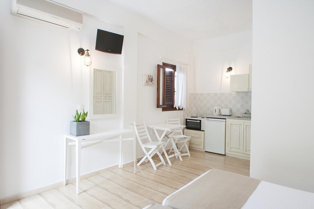 Paris Studios & Apartment Агия Параскеви Екстериор снимка